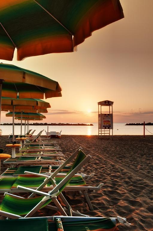 Hotel Continental San Benedetto del Tronto Extérieur photo